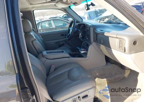 2004 Chevrolet Suburban 1500 Lt из США, поврежденный, VIN 3GNEC16Z84G273270